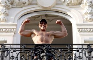 Jean-Claude Van Damme revela la rutina que lo mantiene en forma a los 65 años: flexibilidad, control y longevidad
