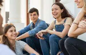 Convocatoria para jóvenes sin empleo formal: ofrecen 300 becas de formación laboral