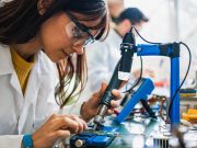 Participación de mujeres en carreras Stem está cayendo en lugar de crecer: brecha de género en ciencia y tecnología se hace más grande