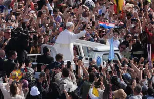 El Papa León XIV rechaza los bombardeos y pide que la aviación sea un instrumento de paz