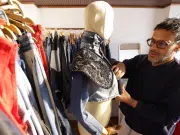 El diseñador colombo-venezolano Alejandro Crocker presentará ‘Raíces de Tránsito’ en la Semana de la Moda Guatemala