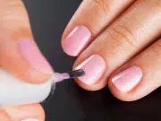 ‘Wellness Nails’: crece el cuidado de las uñas tras alertas por esmaltes y sube 15 % su consumo
