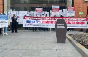 Pacientes Colombia alerta que el decreto con el que Gobierno moverá a millones de afiliados pone en riesgo la continuidad de miles de tratamientos