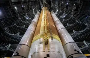 La Nasa alerta de retrasos de SpaceX y Blue Origin que postergarían su misión a la Luna