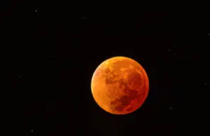 Historias del cosmos / Viajar a la Luna: ayer y hoy
