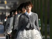 Dior, Saint Laurent y Loewe protagonizan la Semana de la Moda de París con colecciones que reinterpretan clásicos