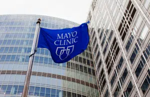 Clínica Mayo y Merck anuncian alianza para crear medicamentos mediante inteligencia artificial: ¿de qué trata la estrategia?