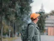 Tonos tierra y verdes urbanos: cuando el color también responde a las tendencias de bienestar
