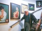 Un médico mirando pasar un siglo