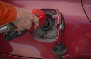 Abren procesos a 70 estaciones de gasolina por incumplimientos en precios