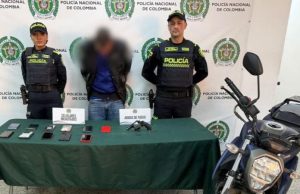 Capturan a presunto ladrón en moto con once celulares en Bosa