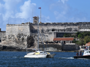 Cuba recibe dos veleros con ayuda humanitaria tras su relocalización