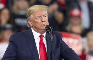 El presidente Trump dice que negocia con Irán “ahora mismo”