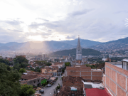 Una invitación a caminar por Manrique, en Medellín