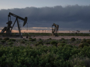 Petróleo Brent y WTI superan USD 90 por guerra en Oriente Medio