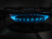 Devolver 150 mil millones a usuarios de gas exige gobierno