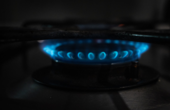 Devolver 150 mil millones a usuarios de gas exige gobierno