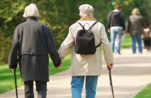 Encuesta revela las barreras de las mujeres mayores para vivir su sexualidad