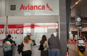 Avianca denunciará a influencer colombiano por incidente en vuelo