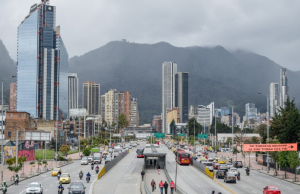 Exigen estándar de eficiencia energética para vehículos en Colombia
