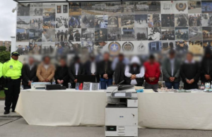 Desmantelan red dedicada a falsificación de pesos y dólares en Bogotá