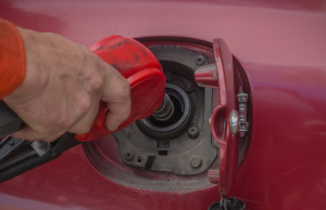 Desde abril vuelve a subir el precio de la gasolina en el país