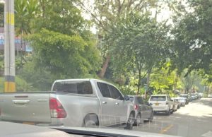 Los usuarios de la ciclovía parquean mal y generan caos