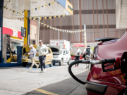 Precio de gasolina en Colombia podría subir por guerra en Medio Oriente