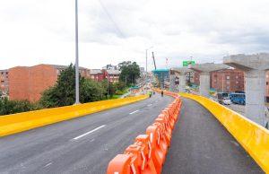 Puente vehicular de avenida Primero de Mayo con 68 fue habilitado