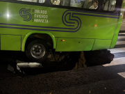 Cierran avenida El Poblado por socavación tras lluvias en Medellín