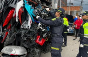 15 comparendos y tres locales cerrados tras megatoma en Bogotá