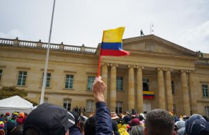 Mentalidad de confianza insular en Colombia: entre la confianza y la inoperancia institucional