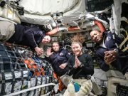 Astronautas de Artemis II dejan la órbita terrestre y encienden motores hacia la Luna