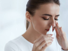 Lanzan spray nasal que promete detener el envejecimiento del cerebro: así funciona la curiosa tecnología que causa furor