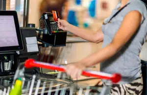 Por qué hay gente que evita las cajas de autopago en el supermercado: no es por pereza o ineficiencia