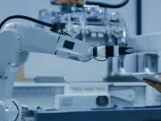 Modelo ‘AI First’ integra agentes inteligentes y robótica en la operación empresarial de la región