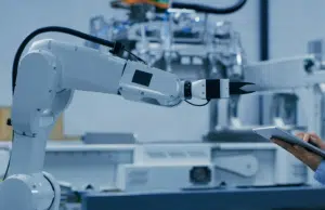 Modelo ‘AI First’ integra agentes inteligentes y robótica en la operación empresarial de la región