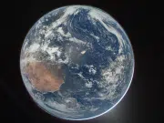 Astronautas de Artemis II envían las primeras imágenes de la Tierra rumbo a la Luna