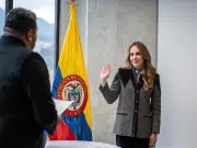 Paola Vélez Marroquín asume como nueva comisionada de la Comisión de Regulación de Comunicaciones