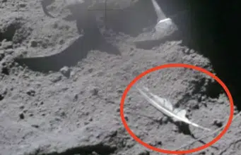 ¿Por qué hay una pluma y un martillo en la Luna? La historia de un experimento de la misión Apolo 15