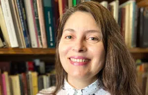 La colombiana Elizabeth Hernández Apráez gana premio internacional de literatura infantil 2025 con El gigante remendón