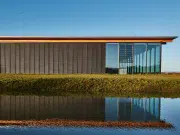 Louis Vuitton refuerza su estrategia de sostenibilidad con un enfoque en regeneración hacia 2030