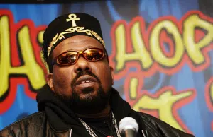 Muere Afrika Bambaataa, reconocido DJ estadounidense y pionero del hip-hop