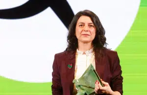‘En las ficciones, cualquier normalidad está para ser quebrada’: Samanta Schweblin, ganadora del Premio Aena de Narrativa Hispanoamericana