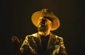 El cantante español Niño de Elche culmina su trilogía dedicada al flamenco con ‘Cante a lo gitano’: estará en Bogotá y Medellín