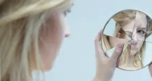 Esquizofrenia, el trastorno más severo que desafía la mente y enfrenta el peso del estigma social: ‘La gente piensa que eres peligroso’