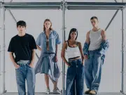 El denim crudo y las siluetas amplias marcan la temporada en medio de nuevas apuestas de retail experiencial en Bogotá