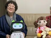 Muñecos con inteligencia artificial buscan aliviar la soledad de adultos mayores en Corea del Sur: ‘No tienen con quién hablar’