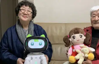 Muñecos con inteligencia artificial buscan aliviar la soledad de adultos mayores en Corea del Sur: ‘No tienen con quién hablar’