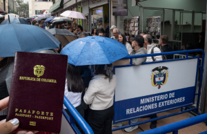 Continua afectación en expedición de pasaportes por fallas del sistema